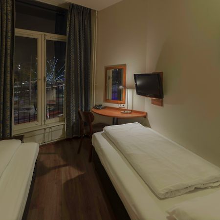 A-Train Hotel Amsterdam Exterior photo
