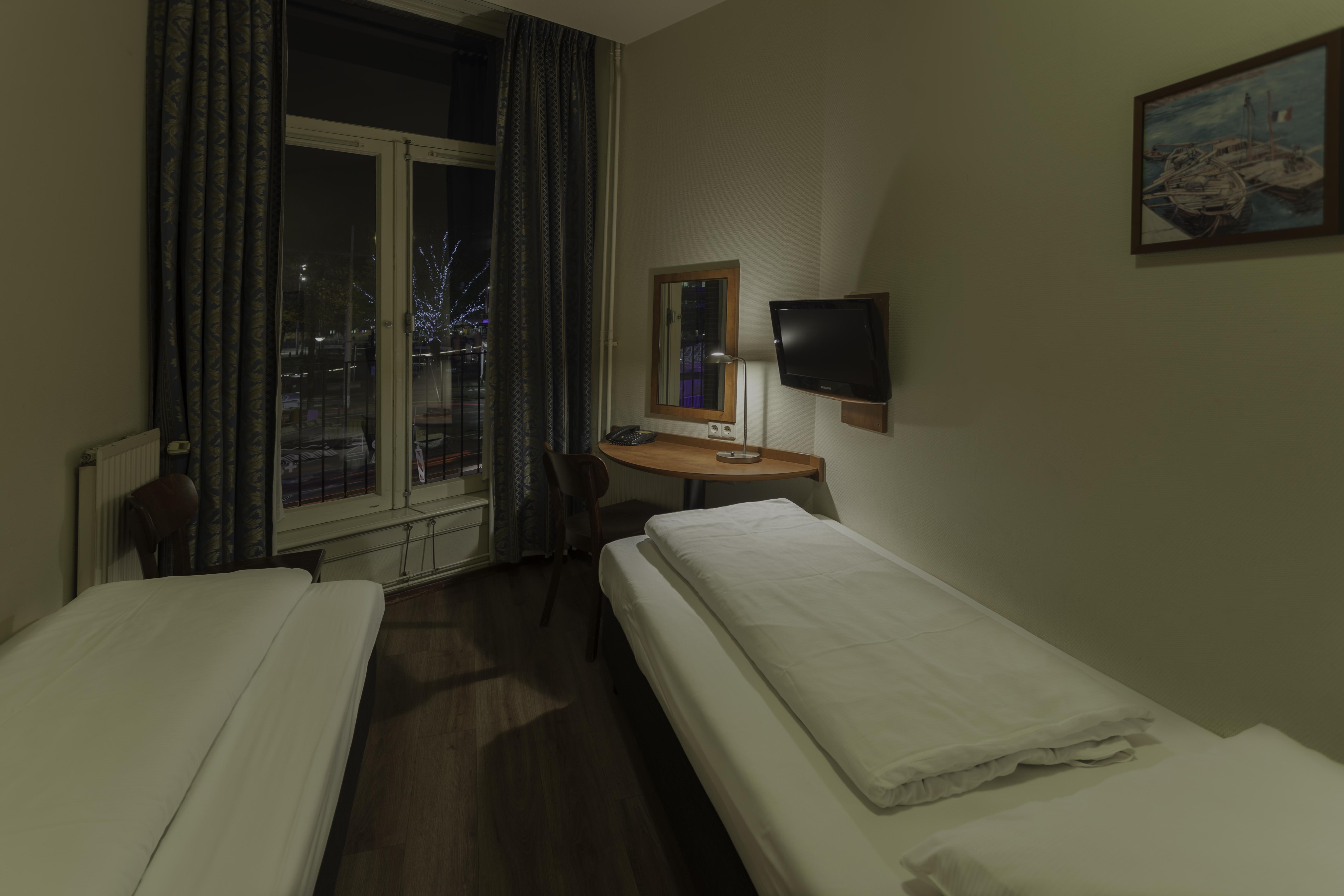 A-Train Hotel Amsterdam Exterior photo