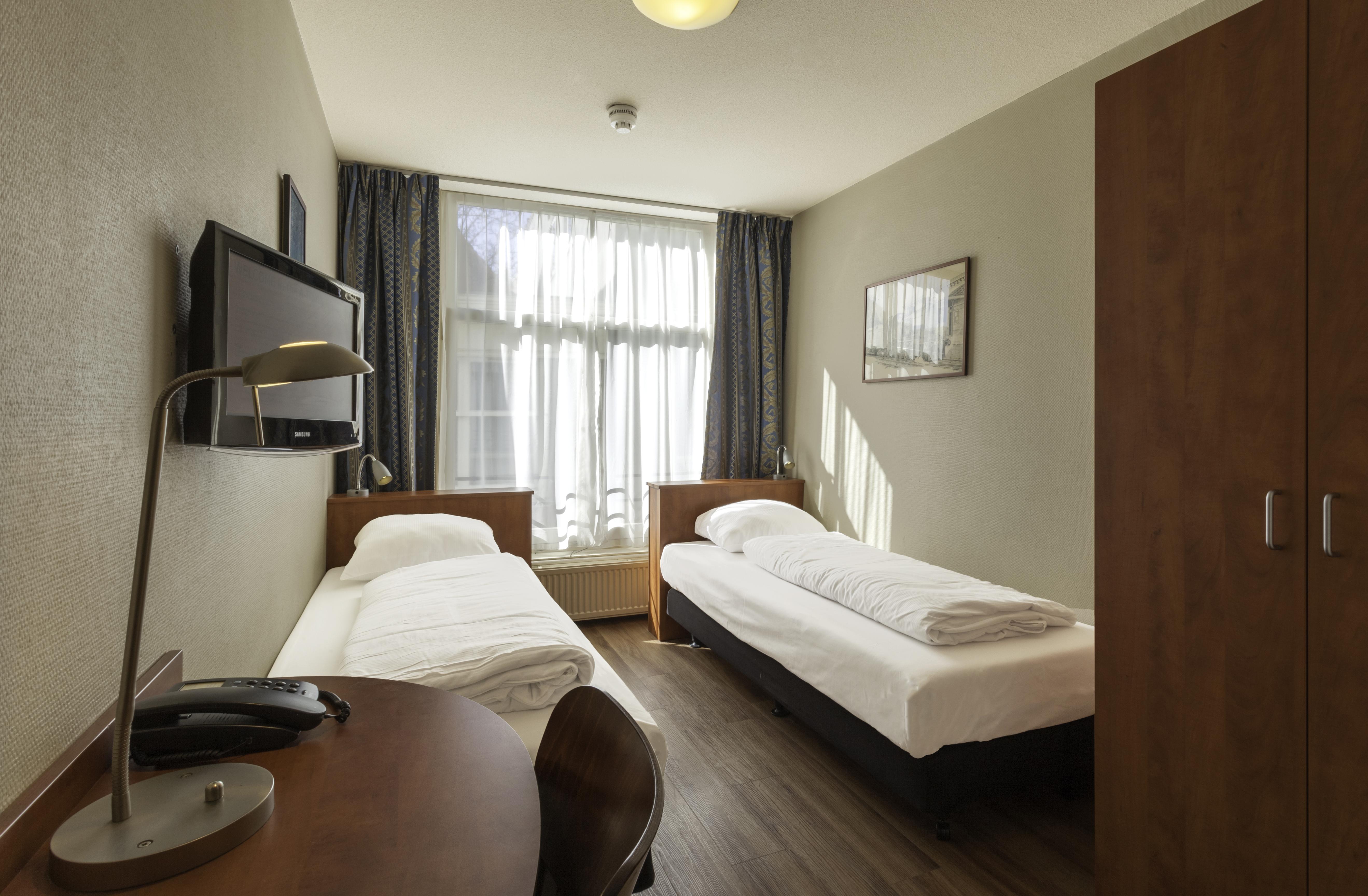 A-Train Hotel Amsterdam Exterior photo