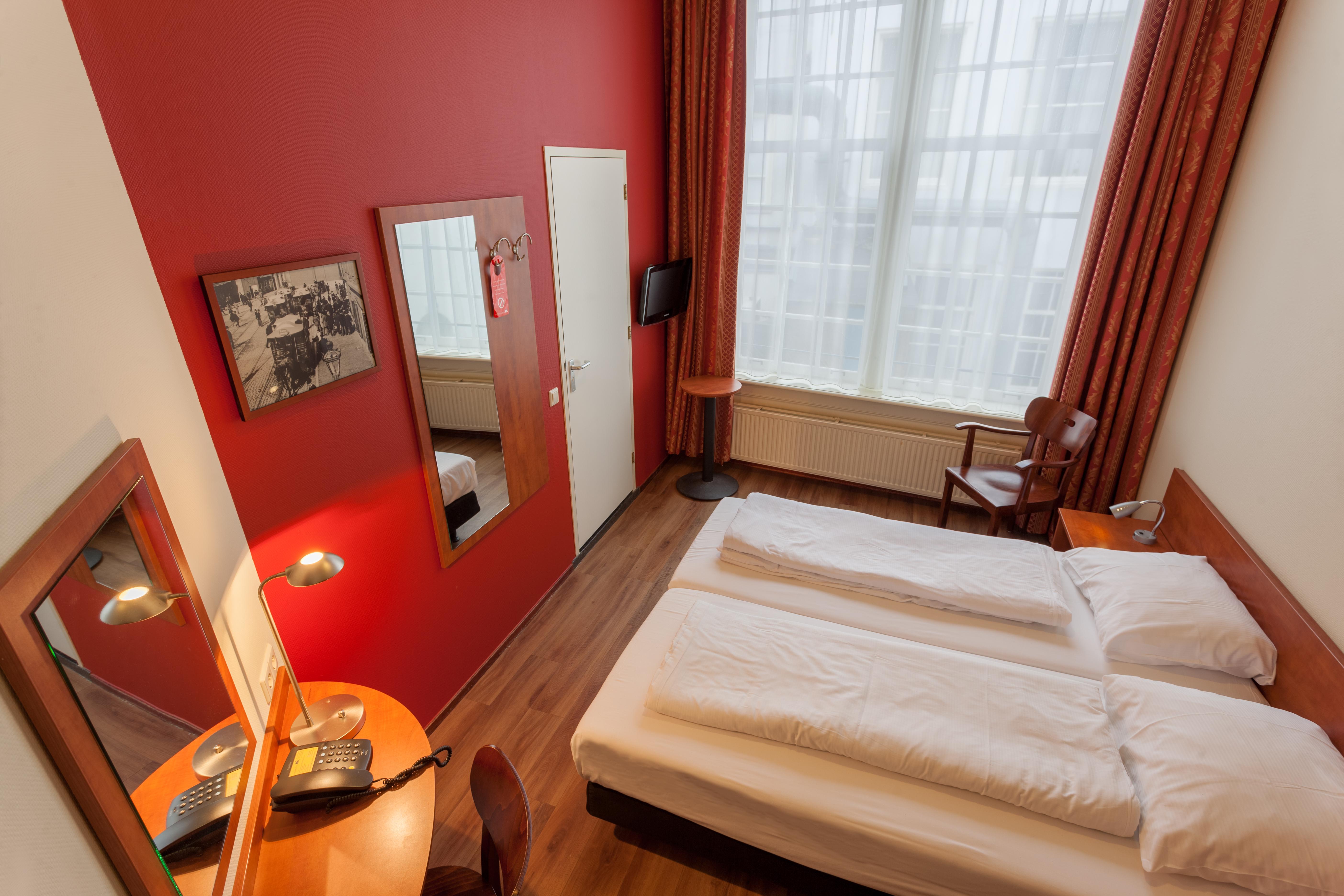A-Train Hotel Amsterdam Exterior photo