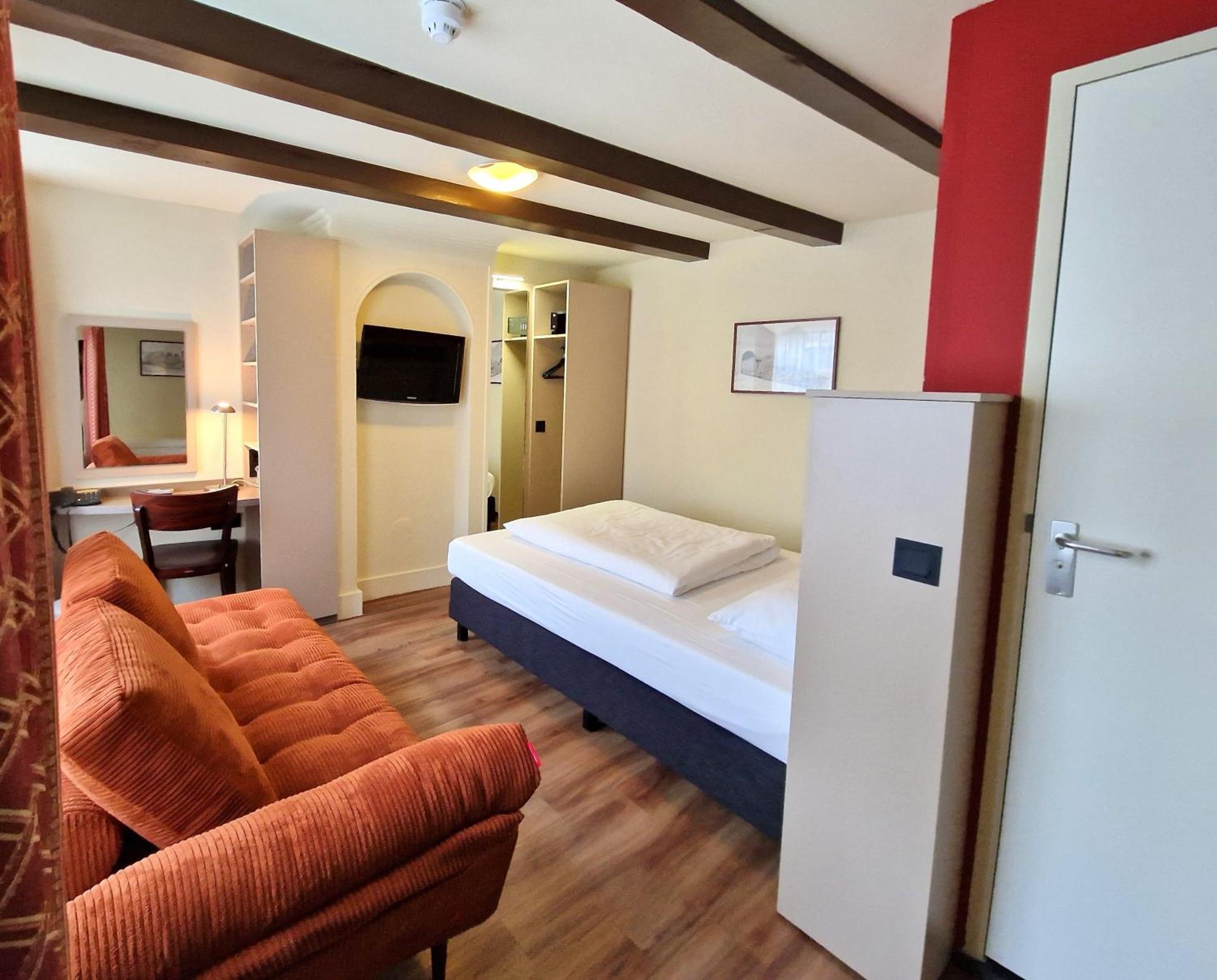 A-Train Hotel Amsterdam Exterior photo