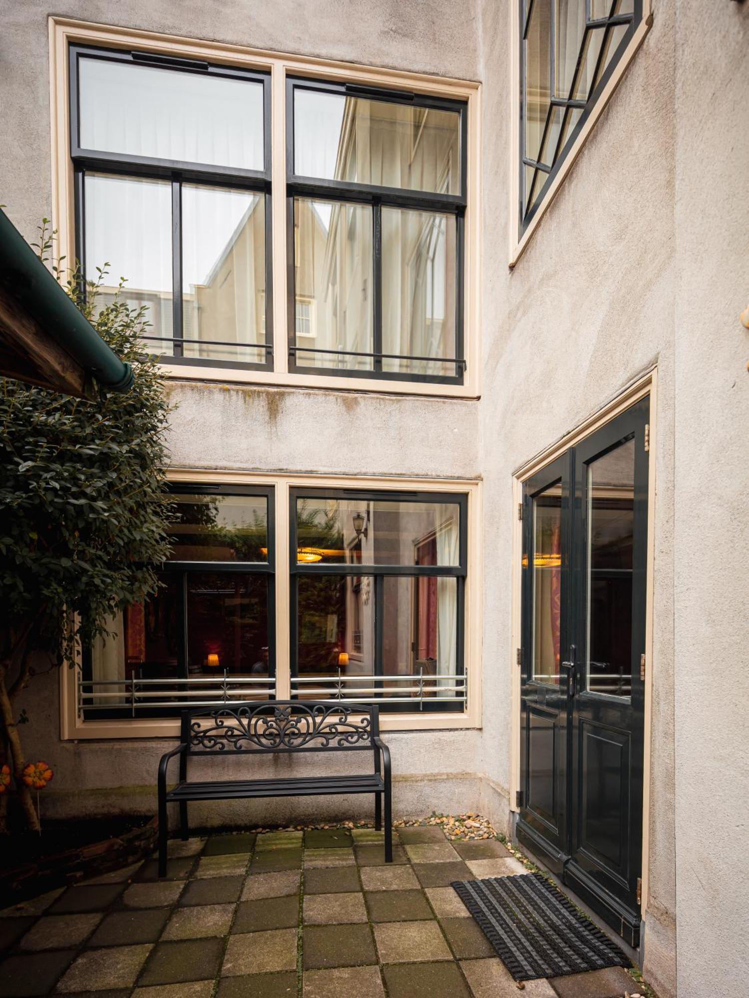 A-Train Hotel Amsterdam Exterior photo