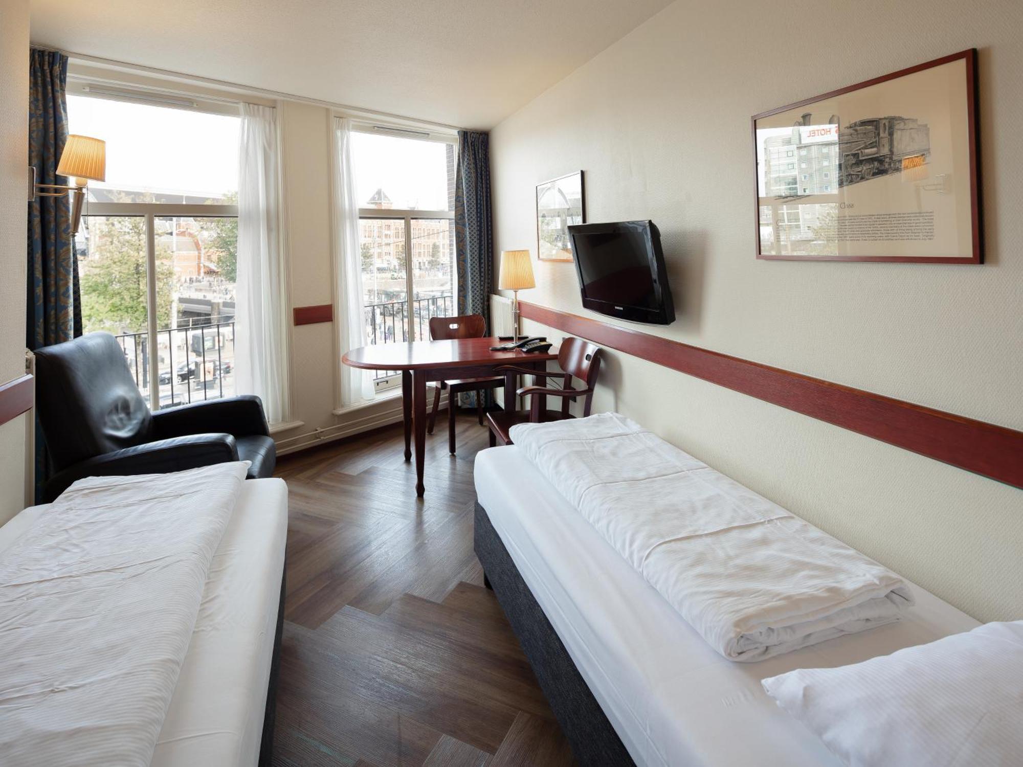 A-Train Hotel Amsterdam Exterior photo